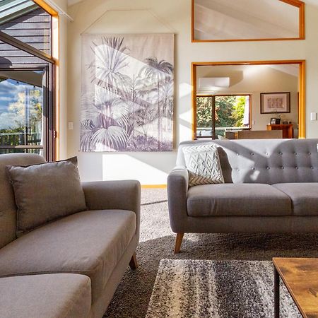 Sherwood Lodge 4-Bedroom Holiday Home With Spectacular Views Christchurch Exterior photo