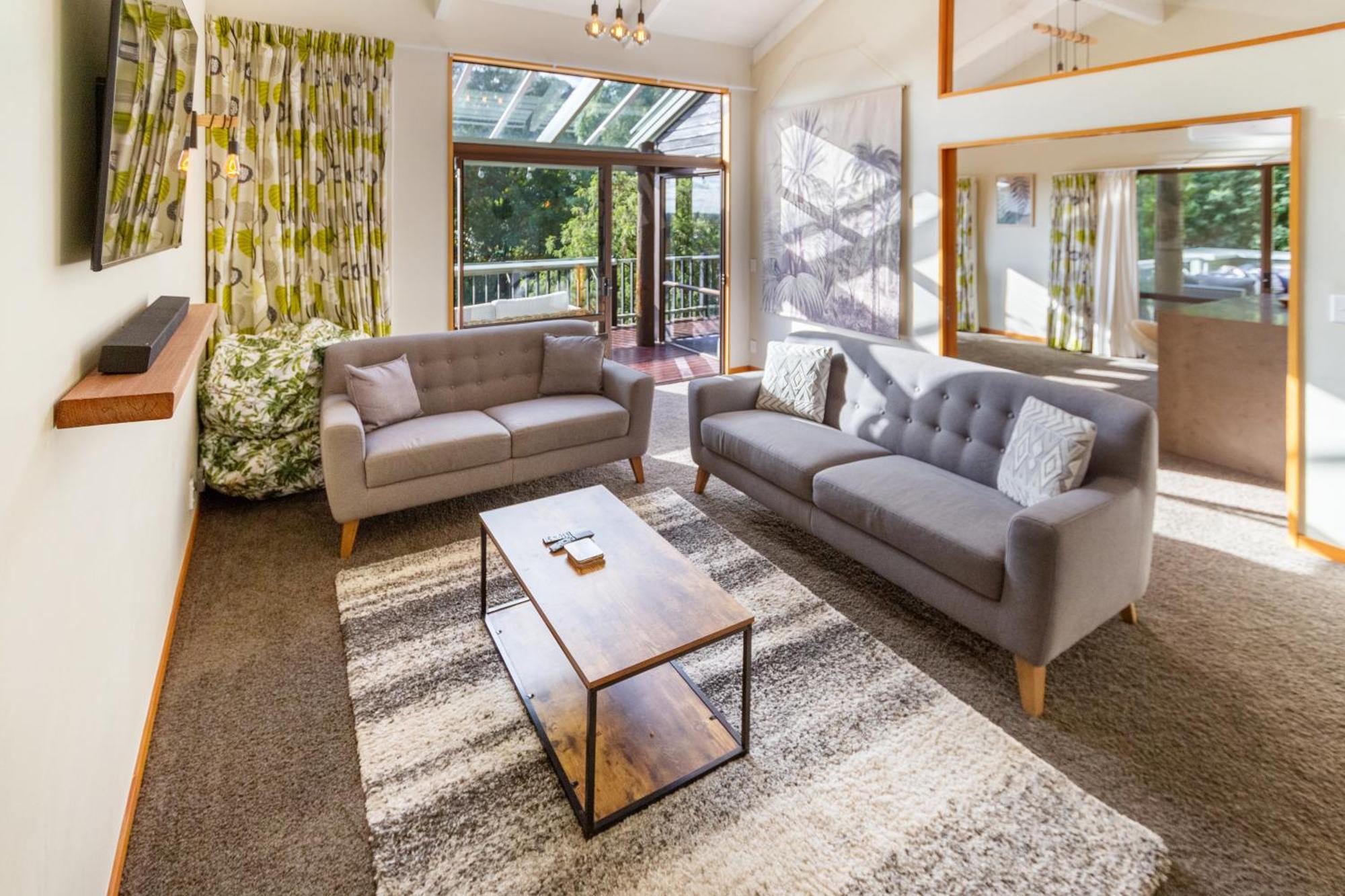Sherwood Lodge 4-Bedroom Holiday Home With Spectacular Views Christchurch Exterior photo