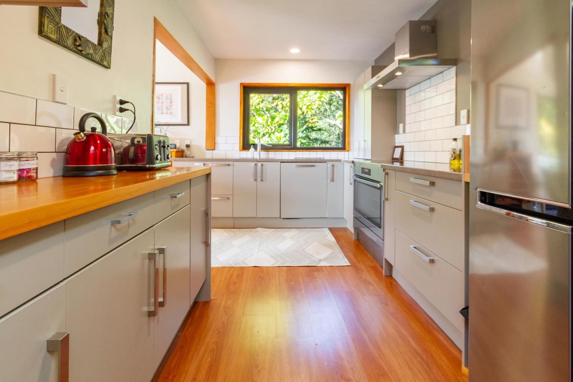 Sherwood Lodge 4-Bedroom Holiday Home With Spectacular Views Christchurch Exterior photo