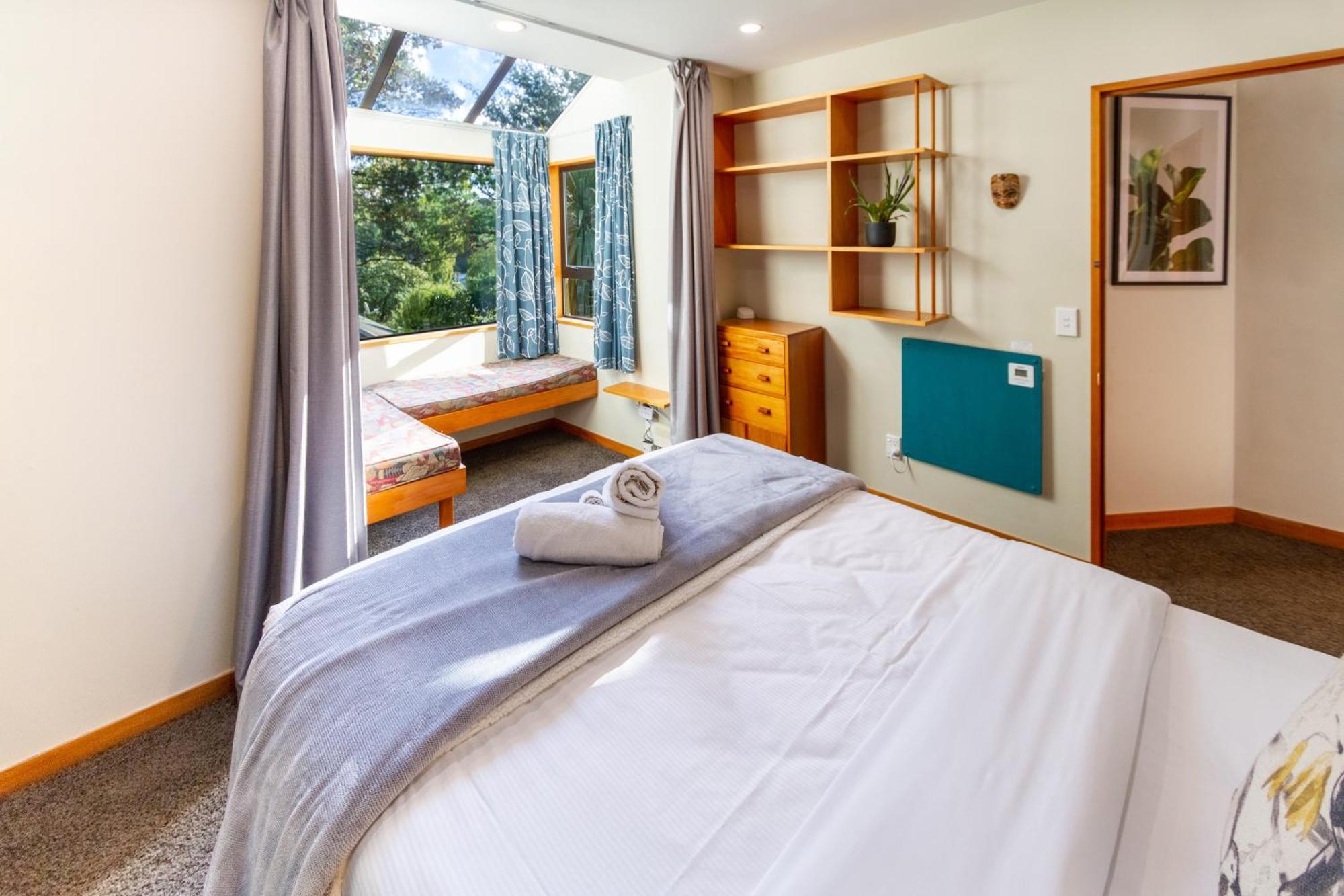 Sherwood Lodge 4-Bedroom Holiday Home With Spectacular Views Christchurch Exterior photo
