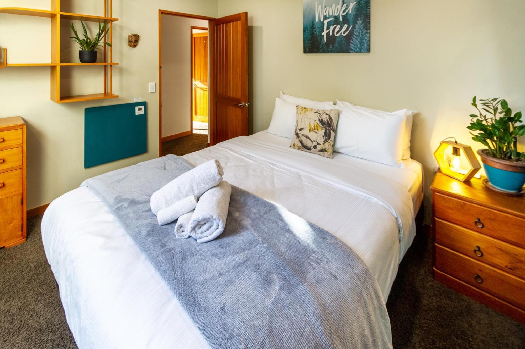 Sherwood Lodge 4-Bedroom Holiday Home With Spectacular Views Christchurch Exterior photo