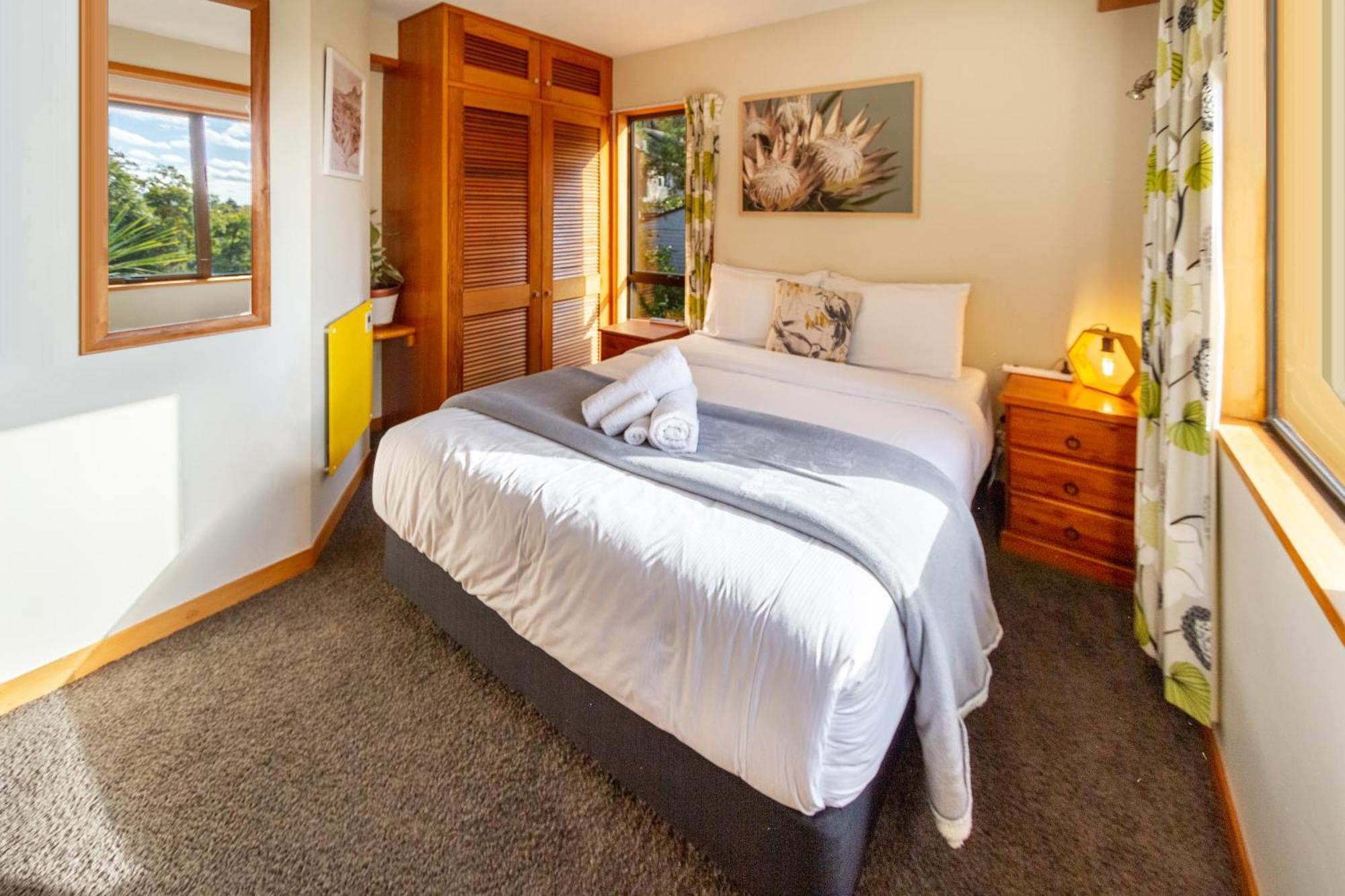 Sherwood Lodge 4-Bedroom Holiday Home With Spectacular Views Christchurch Exterior photo