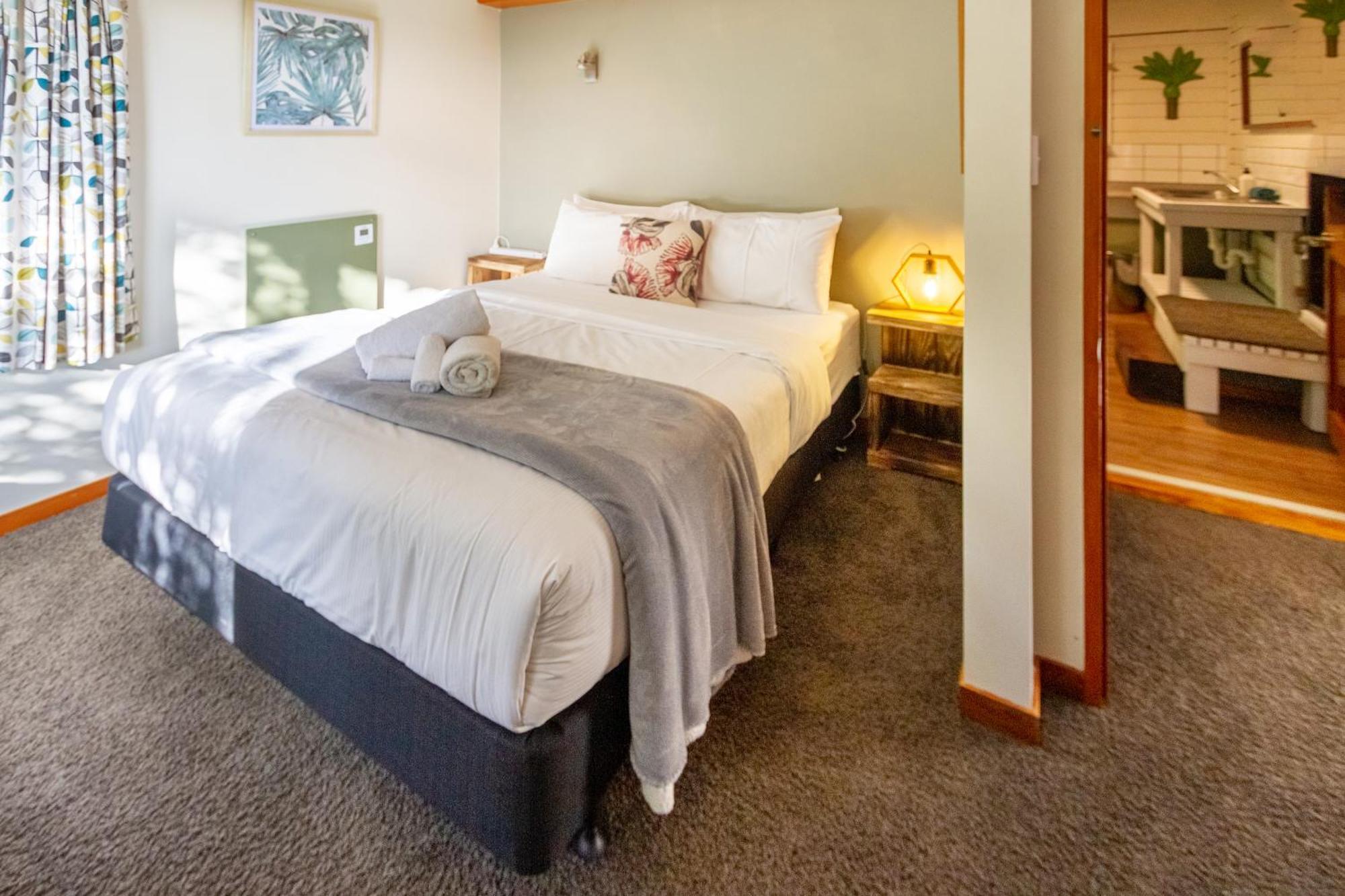Sherwood Lodge 4-Bedroom Holiday Home With Spectacular Views Christchurch Exterior photo