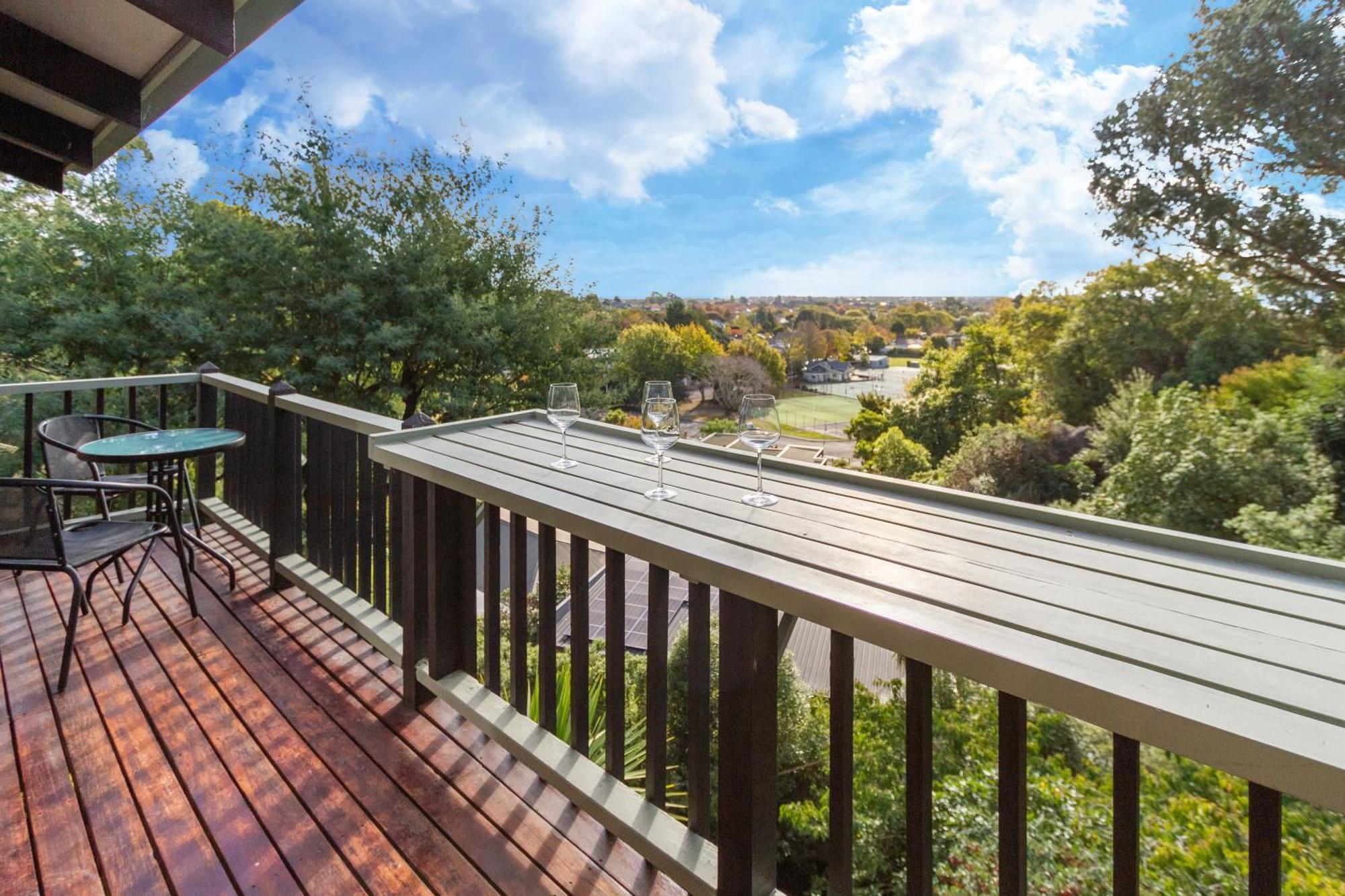Sherwood Lodge 4-Bedroom Holiday Home With Spectacular Views Christchurch Exterior photo