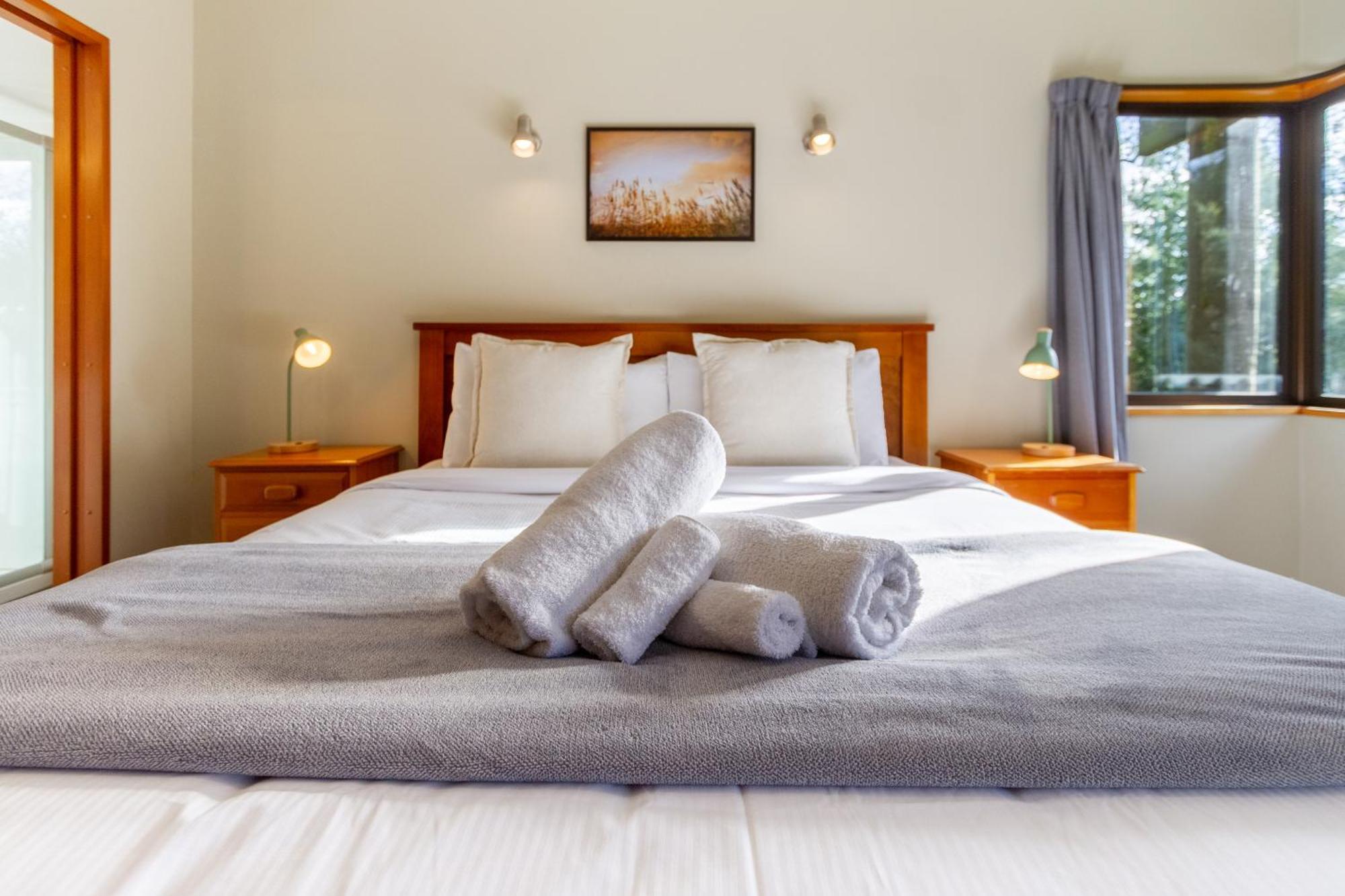 Sherwood Lodge 4-Bedroom Holiday Home With Spectacular Views Christchurch Exterior photo