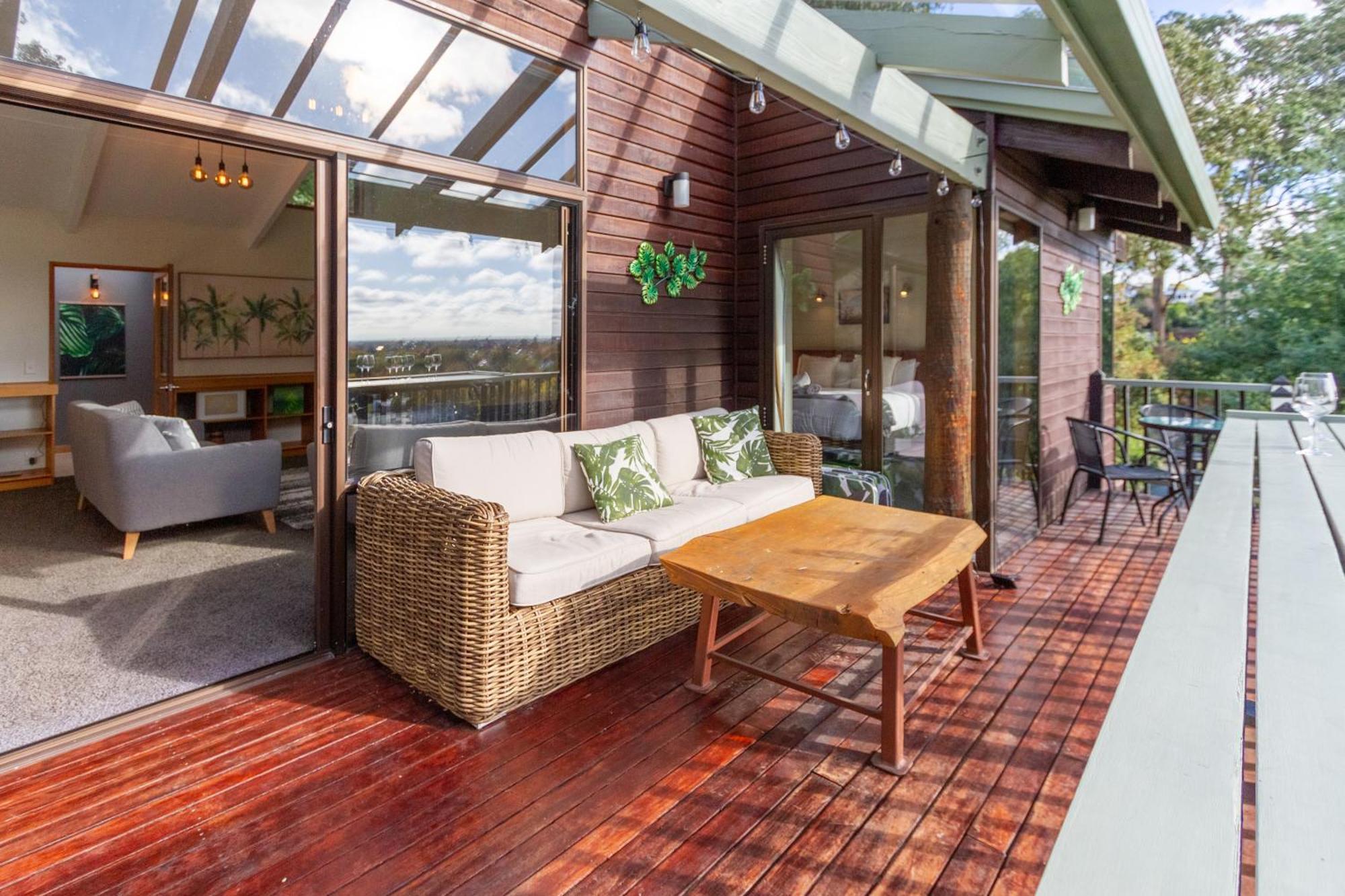 Sherwood Lodge 4-Bedroom Holiday Home With Spectacular Views Christchurch Exterior photo