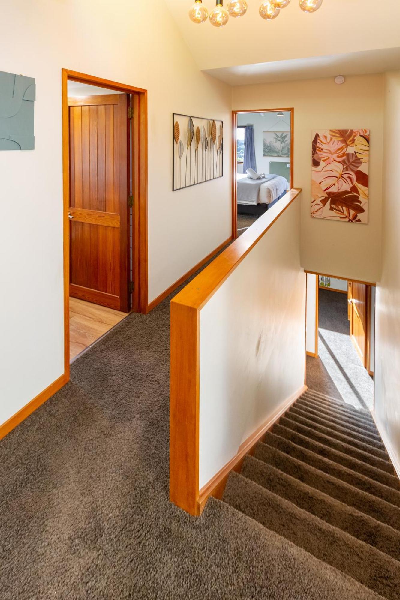 Sherwood Lodge 4-Bedroom Holiday Home With Spectacular Views Christchurch Exterior photo